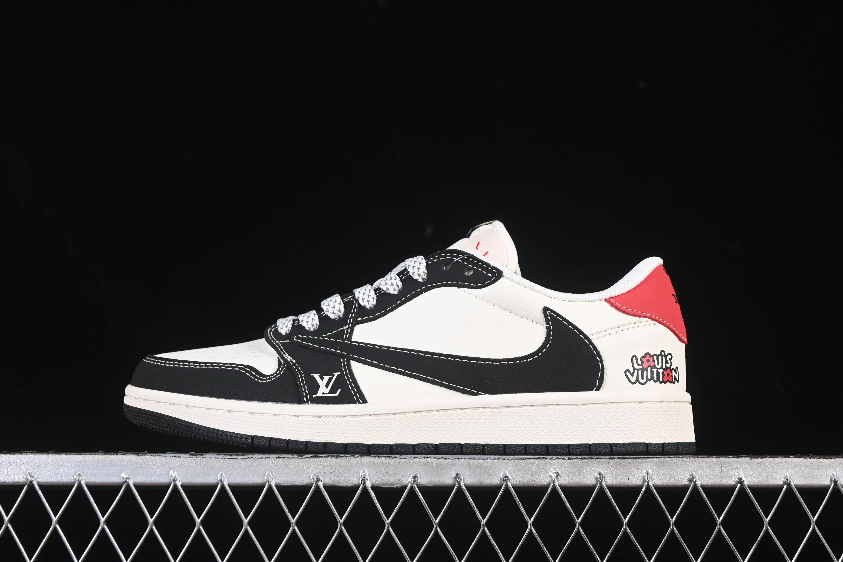 All categories Air Jordan Jordan series basketball shoes Air Jordan 1 Low High-end customized low-top sneakers Travis Scott x Fragment Design x Air Jordan 1 Low OG SP AJ1 Joe 1 LV joint red tail black hook low-top cultural casual sneakers ZH2598-162